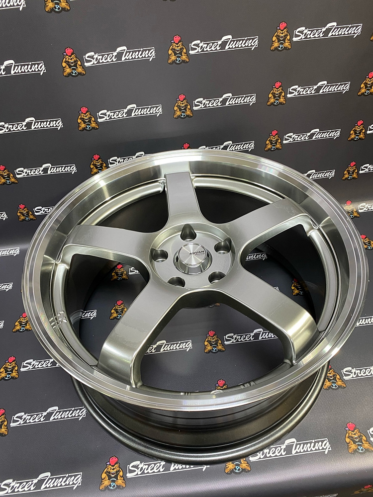 картинка Новые диски Advan GT Flow Forming R19 J8.5 ET35 5x114.3 Hyper Black от магазина  StreetTuning