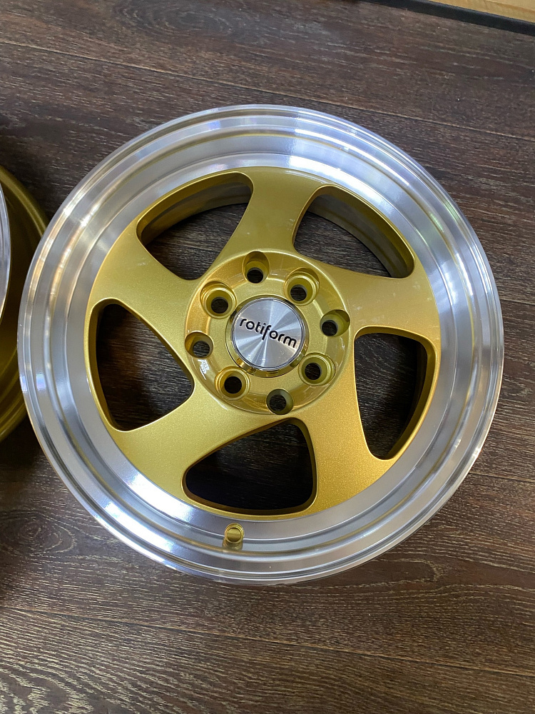 картинка Новые диски Rotifrom R14 J5,5 ET28 4x100/4x114.3 , золото + полировка от магазина  StreetTuning