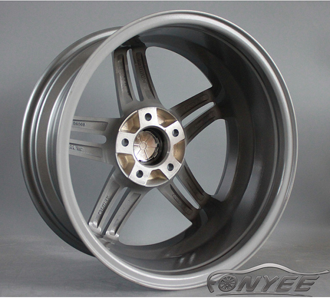 картинка Новые диски Vossen CV5 Replica R17 5X114,3 ET40 J7,5 серый + серебро магазин  StreetTuning 