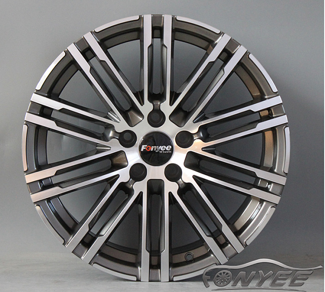 картинка Новые диски Porsche Macan wheels R18 5x112 ET21 J8 Серый глянец + серебро магазин  StreetTuning 