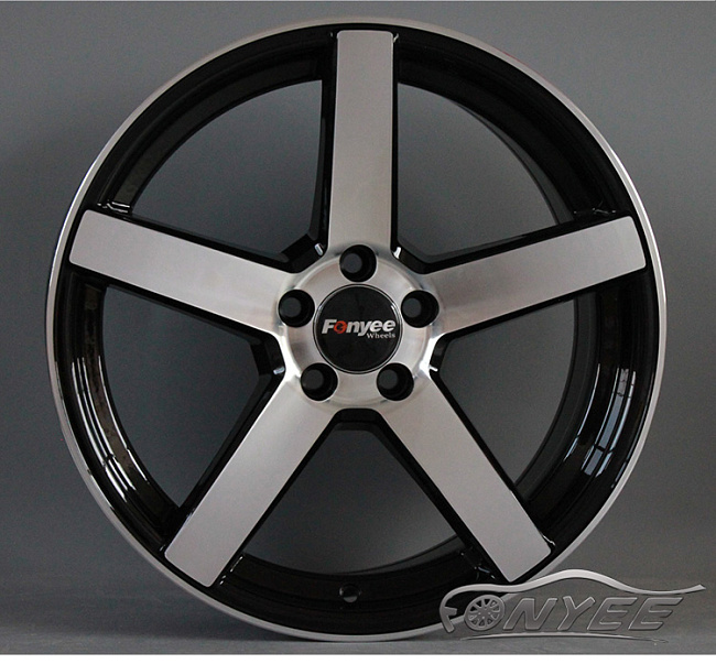 картинка Новые диски Vossen CV3 Replica R15 5X120 ET25 J7 черный глянец + серебро магазин  StreetTuning 
