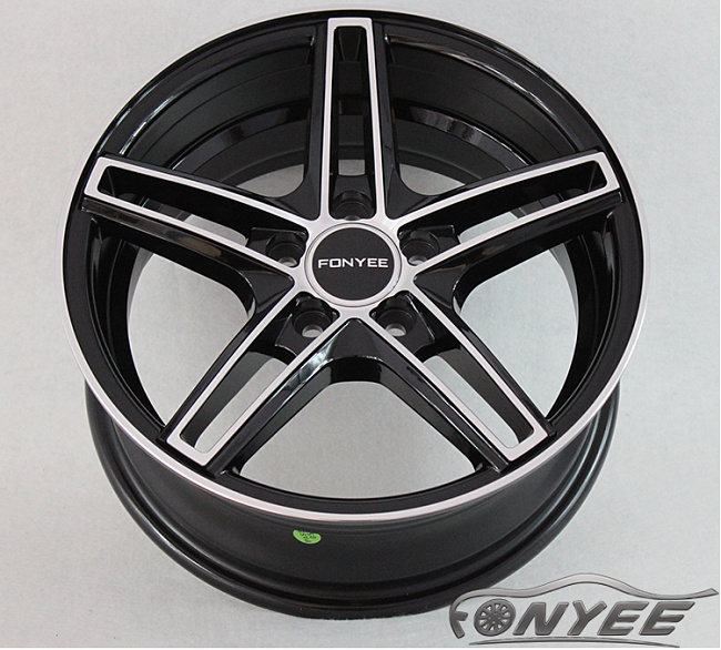 картинка Новые диски Vossen CV5 Replica R15 5X100 ET33 J6,5 черный глянец + серебро магазин  StreetTuning 
