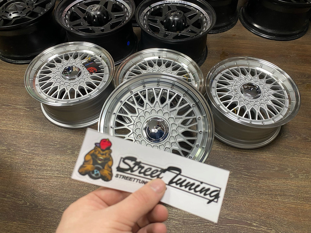 картинка Новые диски BBS RS R15 J6,5 ET35 5x100 цо 73.1 от магазина  StreetTuning