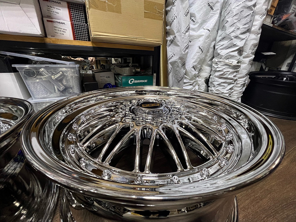 картинка Новые диски BBS RS R18 J8 ET20 5x100/5x120 хром от магазина  StreetTuning