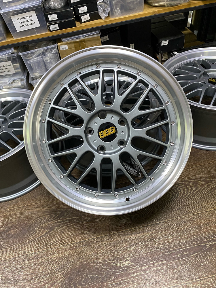 картинка Новые диски BBS LM R19 J8.5 ET35 5x120 Gunmetal от магазина  StreetTuning