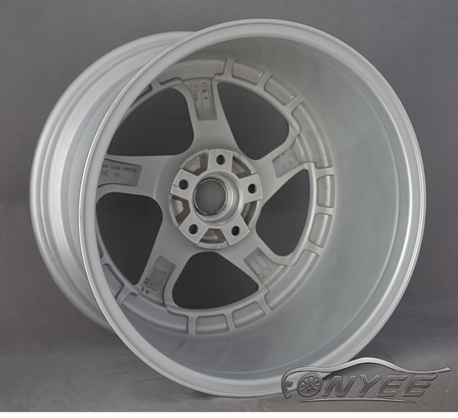 картинка Новые диски Rotiform TMB Flat R18 5х114,3 ET25 J10,5 серебро + черные болтики магазин  StreetTuning 