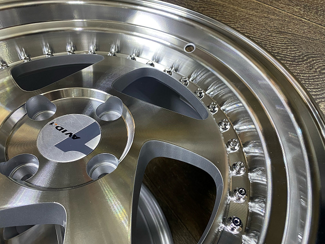 картинка Новые диски Rotiform TMB Flat R16 J8 ET25 4X100 серебро + полированная полка магазин  StreetTuning 