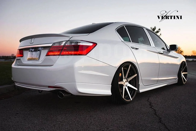 картинка Комплект опциональных накладок для Honda Accord CR2 магазин  StreetTuning 