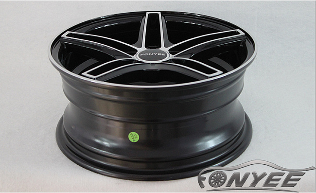 картинка Новые диски Vossen CV5 Replica R15 5X100 ET33 J6,5 черный глянец + серебро магазин  StreetTuning 
