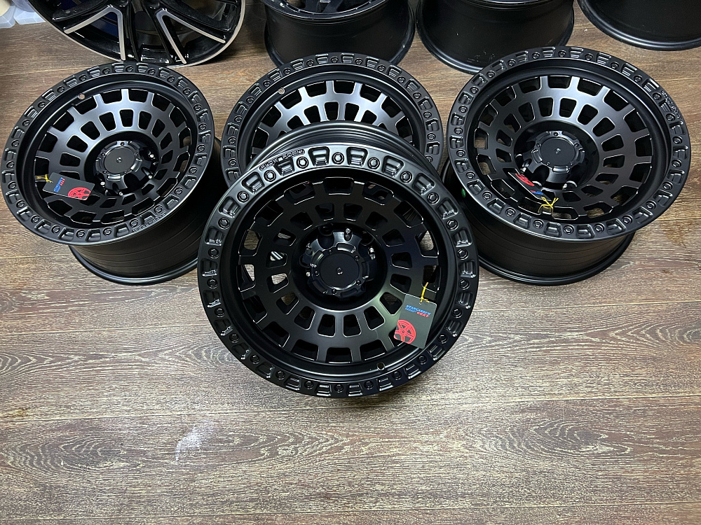 картинка Новые диски Black Rhino SAHARA Replika R17 J8.5 ET -12 5X127 от магазина  StreetTuning
