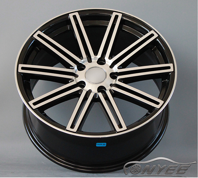 картинка Новые диски Vossen CV4 Replica R17 5X114,3 ET38 J8 черный глянец серебро магазин  StreetTuning 