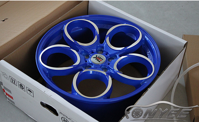 картинка Новые диски KE Flow Forming модель 3 R18 5X112 ET42 J8 синий + серебро магазин  StreetTuning 