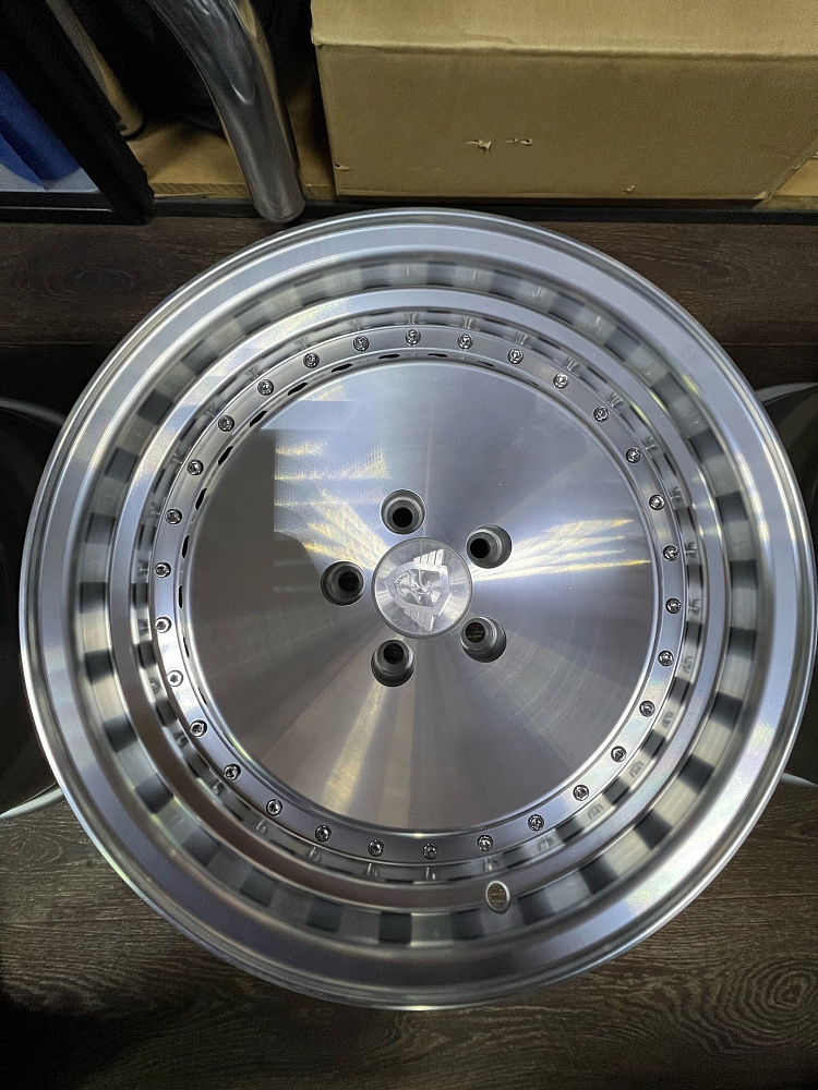 картинка Новые диски Stuttgart ST4 R16 J8 ET25 5X105 серебро от магазина  StreetTuning