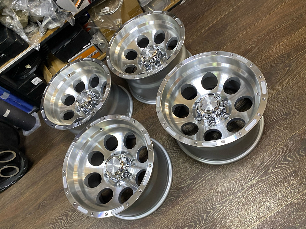 картинка Новые диски GT WHEEL Style R16 J10 et -44 6x139,7, серебро от магазина  StreetTuning