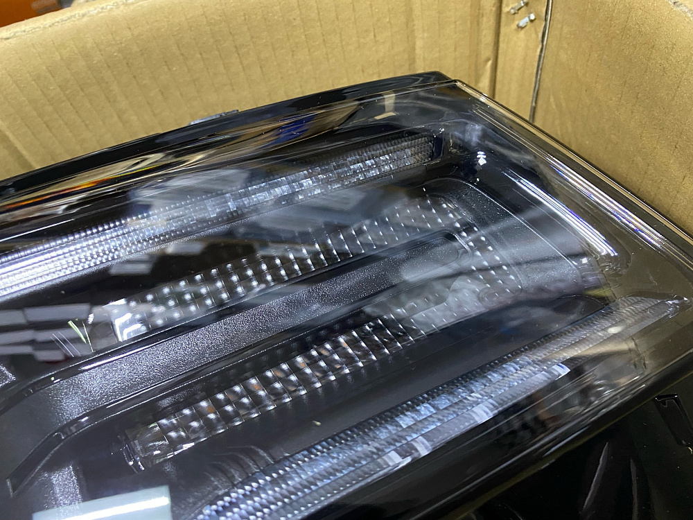 картинка Передние фары Vland для Jeep Grand Cherokee 2014-2022 Full Led от магазина  StreetTuning