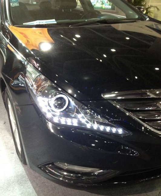 картинка Передние фары для Hyundai Sonata 2009-2014 магазин  StreetTuning 