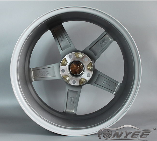 картинка Новые диски Vossen CV3 Replica R18 5X112 ET43 J9,5 серые матовые магазин  StreetTuning 