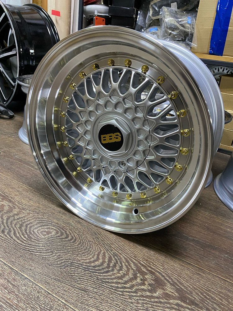 картинка Новые диски BBS RS R15 J8 ET20 4x100/114.3 серебро от магазина  StreetTuning