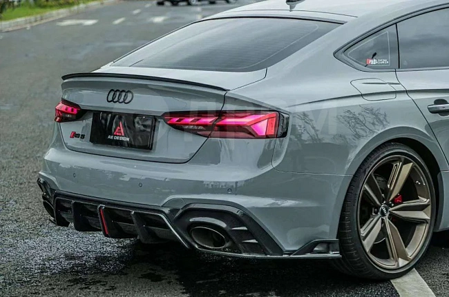картинка Задний диффузор Audi RS5 B9.5 со стоп сигналом магазин  StreetTuning 