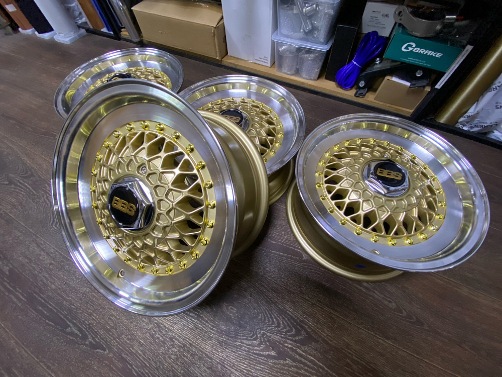 картинка Новые диски BBS RS R14 J6,5 ET25 4x100/4x114.3 , золото + полировка от магазина  StreetTuning