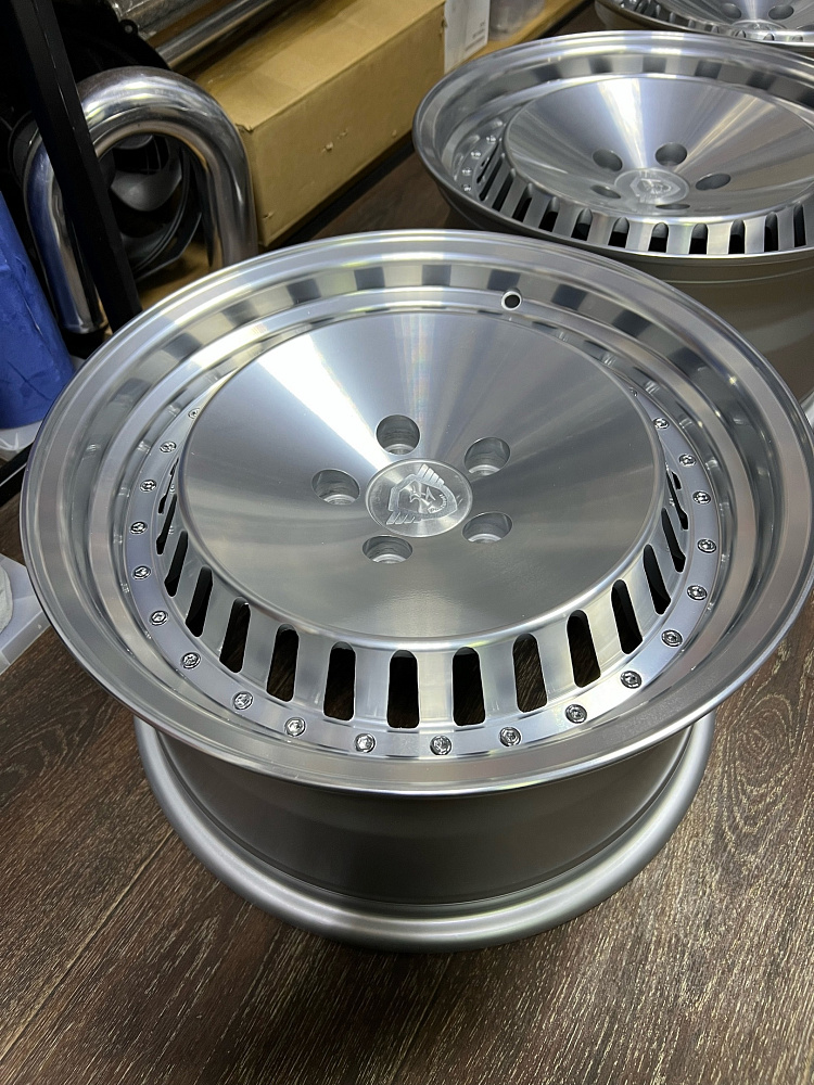 картинка Новые диски Stuttgart ST4 R16 J8 ET25 5X105 серебро от магазина  StreetTuning