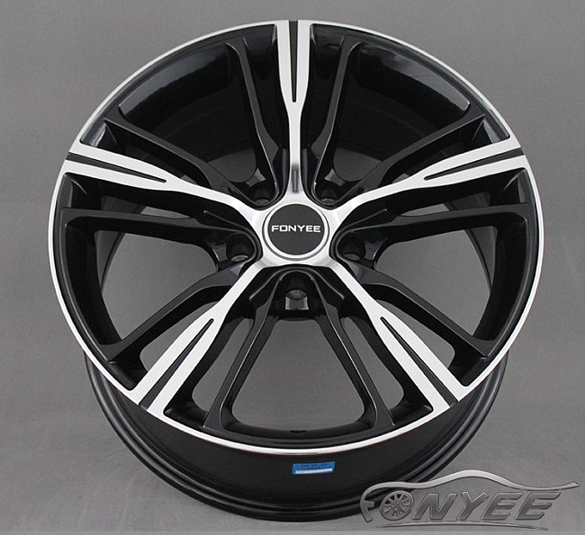 картинка Новые диски BMW Series 660 R17 5x120 ET35 J8 Черный глянец + серебро магазин  StreetTuning 