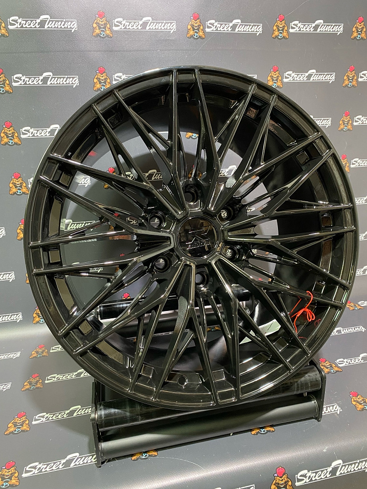 картинка Новые диски R-EMOTION R18 J9 ET25 6X139.7 Black от магазина  StreetTuning