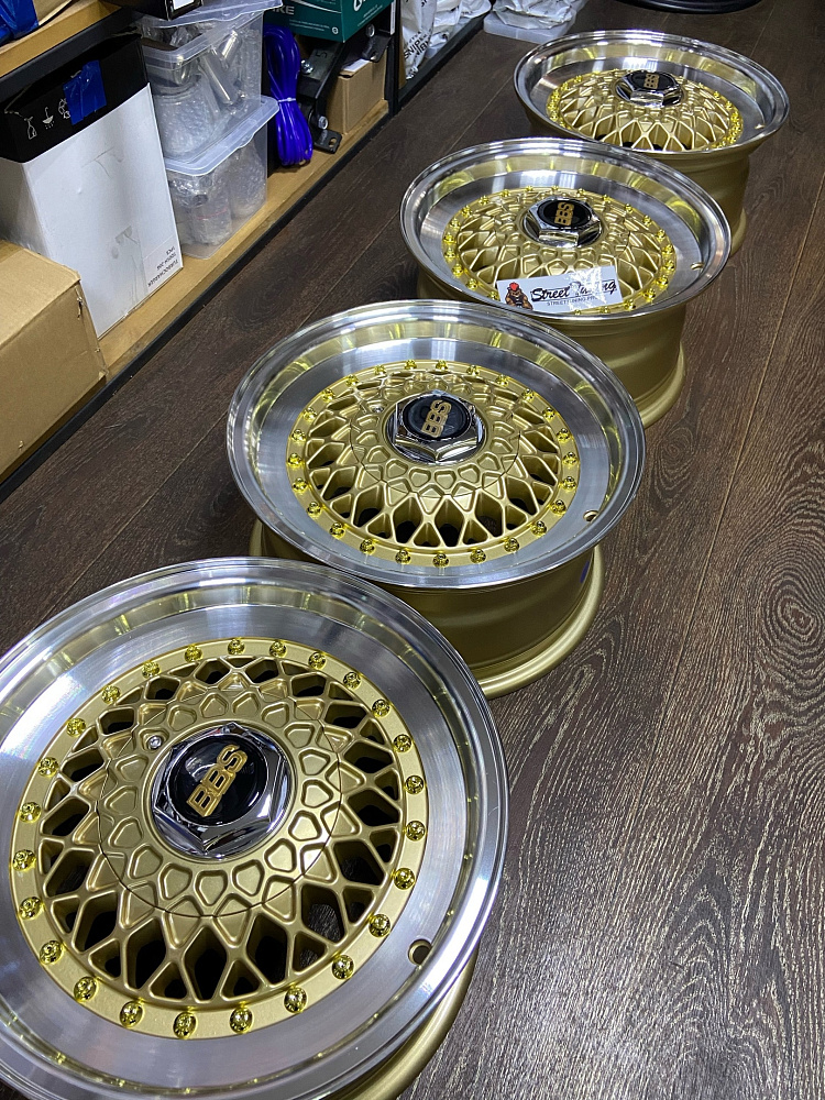 картинка Новые диски BBS RS R14 J6,5 ET25 4x100/4x114.3 , золото + полировка от магазина  StreetTuning