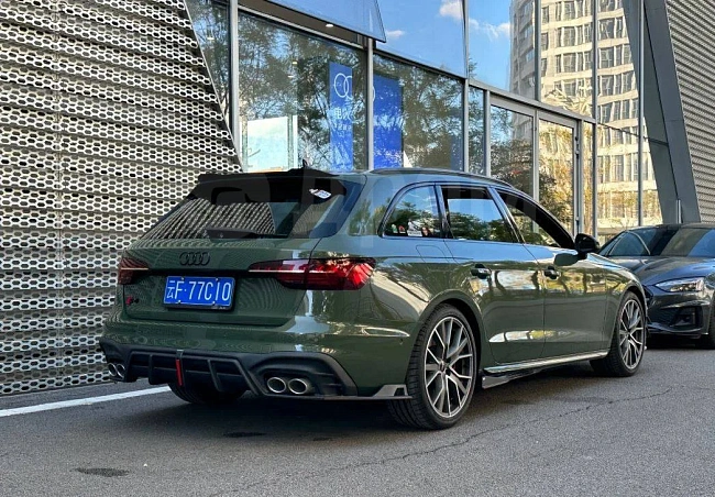 картинка Задний диффузор Audi S4 B9.5 со стоп сигналом магазин  StreetTuning 