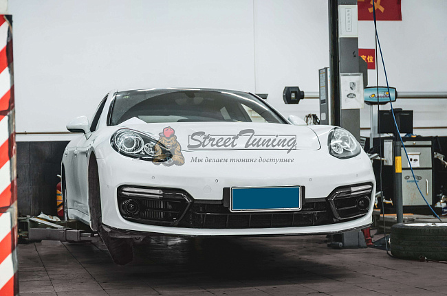 картинка Передний бампер в сборе, в стиле GTS, с ДХО для Porsche Panamera 2014-2016 годов (970.2) магазин  StreetTuning 