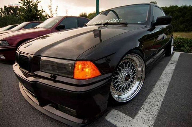 картинка Новые диски BBS RS R16 4X100/4X114,3 ET20 J9 серебро + золотистые болтики магазин  StreetTuning 