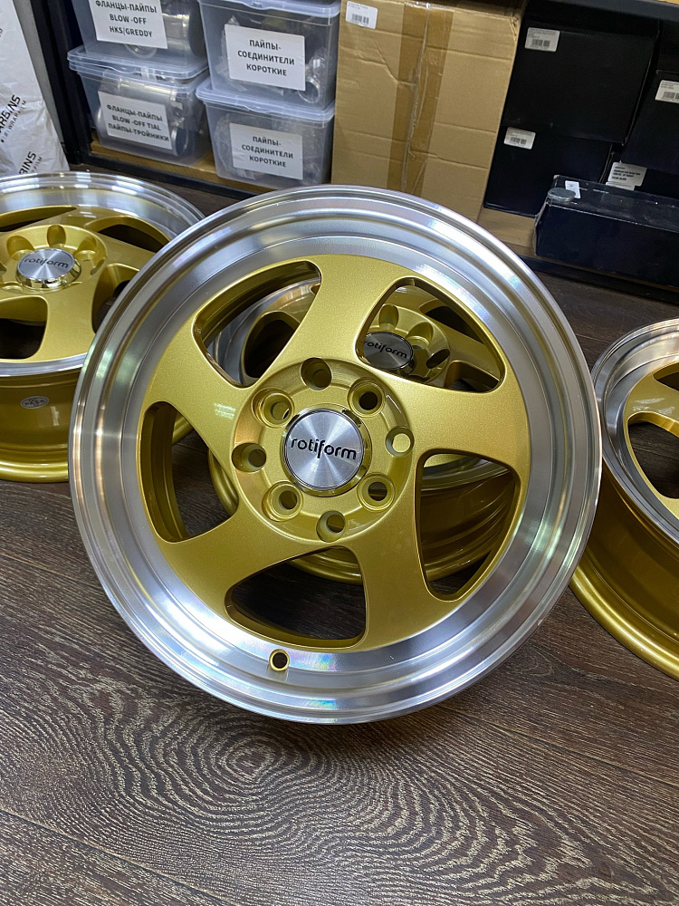 картинка Новые диски Rotifrom R14 J5,5 ET28 4x100/4x114.3 , золото + полировка от магазина  StreetTuning
