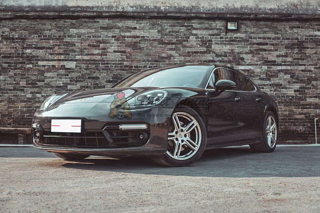 картинка Накладки на пороги, в стиле Sport Design, короткая версия, для Porsche Panamera 2017-2020 годов (971) магазин  StreetTuning 