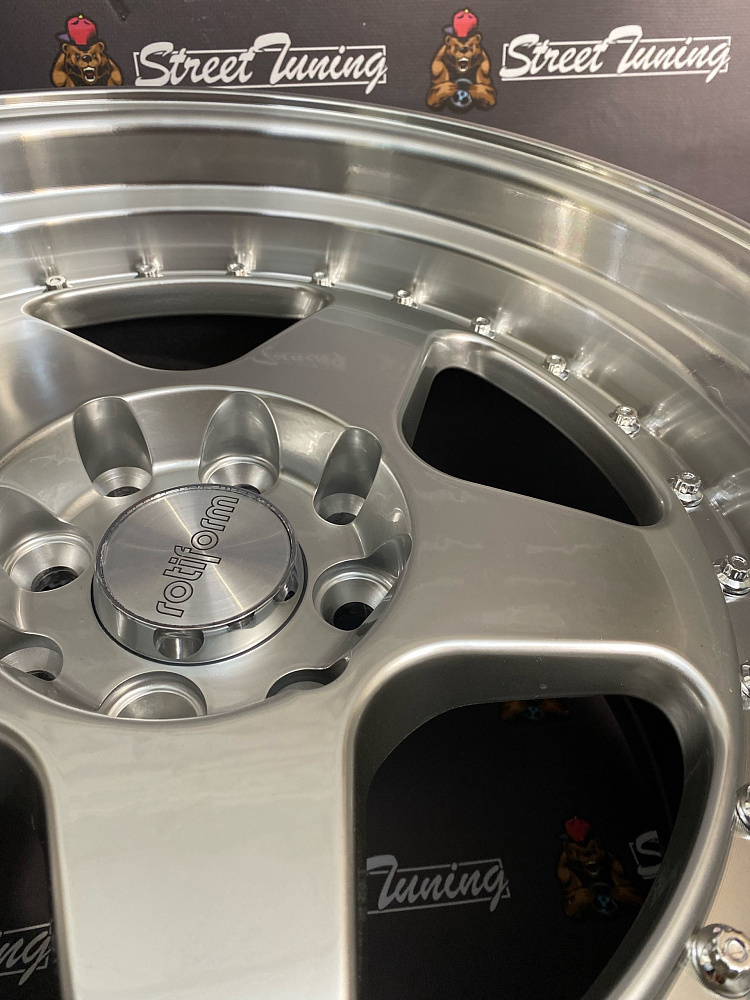 картинка Новые диски Rotiform R16 J9 ET25 4x100/114.3 Silver от магазина  StreetTuning