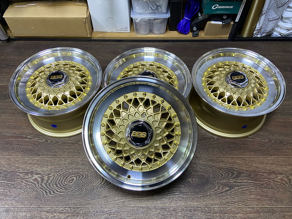 картинка Новые диски BBS RS R14 J6,5 ET25 4x100/4x114.3 , золото + полировка от магазина  StreetTuning