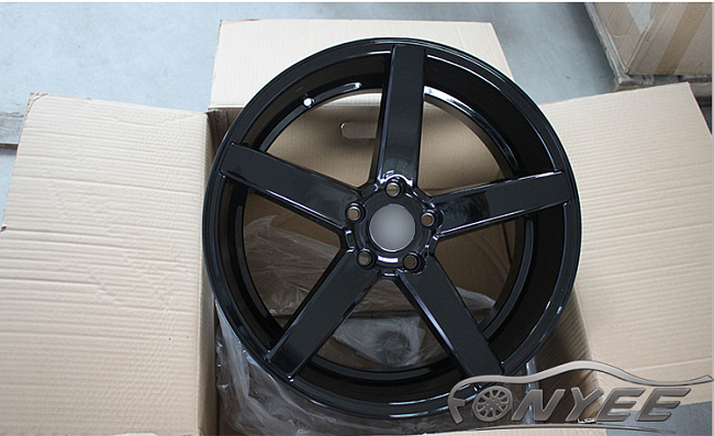 картинка Новые диски Vossen CV3 Replica R20 5X114,3 ET40 J10 черный гляненц магазин  StreetTuning 