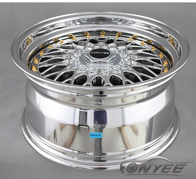 картинка Новые диски BBS RS R17 4X100/4X114,3 ET20 J8,5 хром серебро + золотистые болтики магазин  StreetTuning 