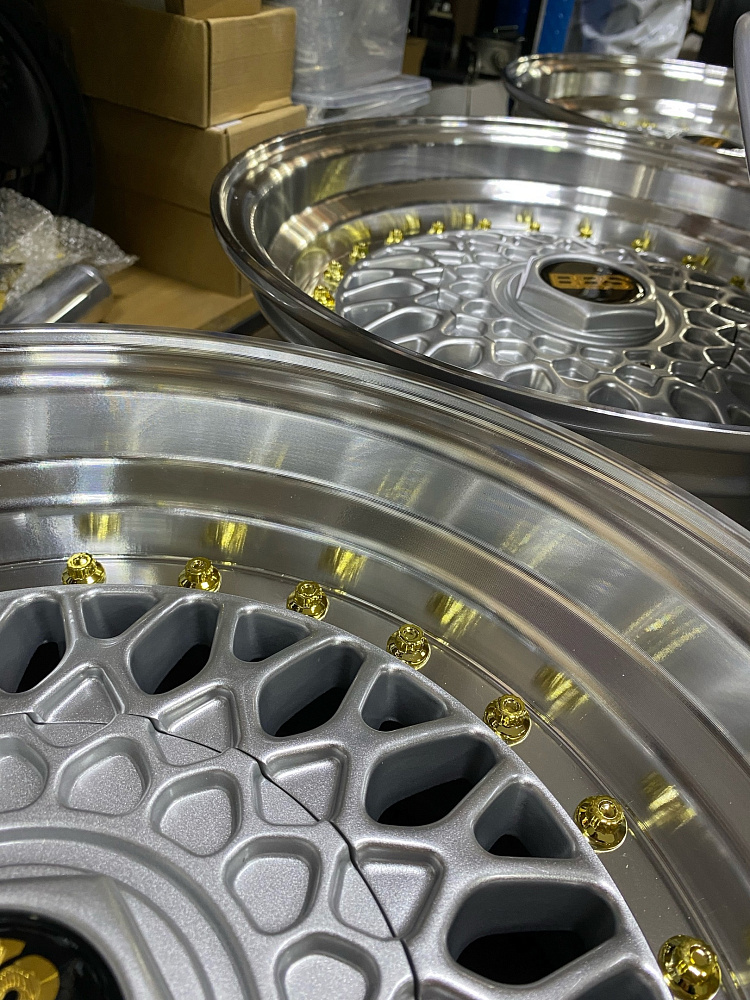 картинка Новые диски BBS RS R15 J8 ET20 4x100/114.3 серебро от магазина  StreetTuning