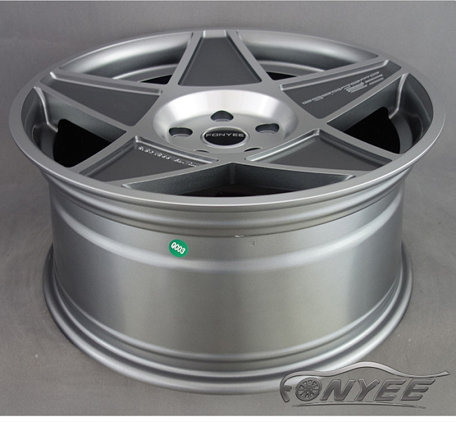 картинка Новые диски Performa 20 R18 J8,5 ET+35 5x114,3 серый + серебро магазин  StreetTuning 