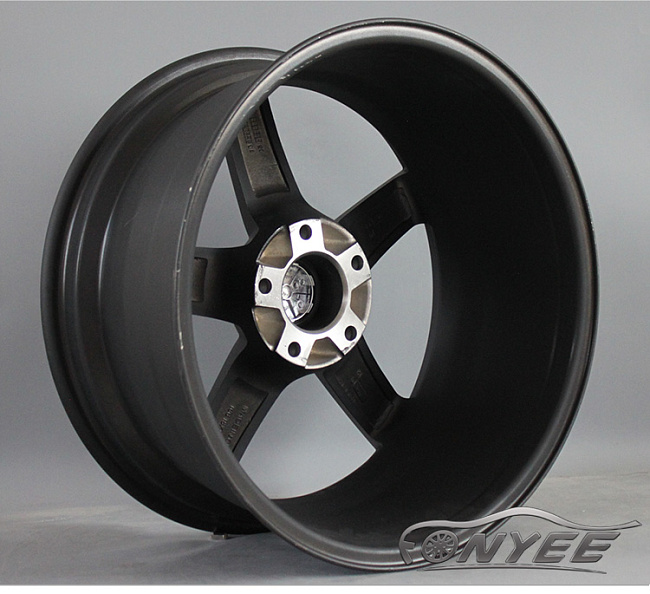 картинка Новые диски Vossen CV3 Replica R18 5X120 ET20 J9,5 черный мат + серебро магазин  StreetTuning 