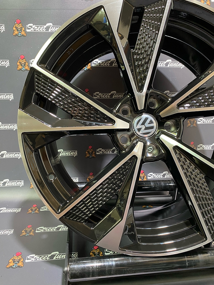картинка Новые диски Audi RS6 Style Flow Forming R20 J8.5 ET35 5X114.3 от магазина  StreetTuning