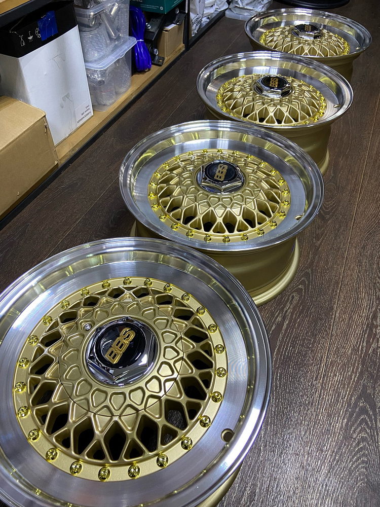 картинка Новые диски BBS RS R14 J6,5 ET25 4x100/4x114.3 , золото + полировка от магазина  StreetTuning
