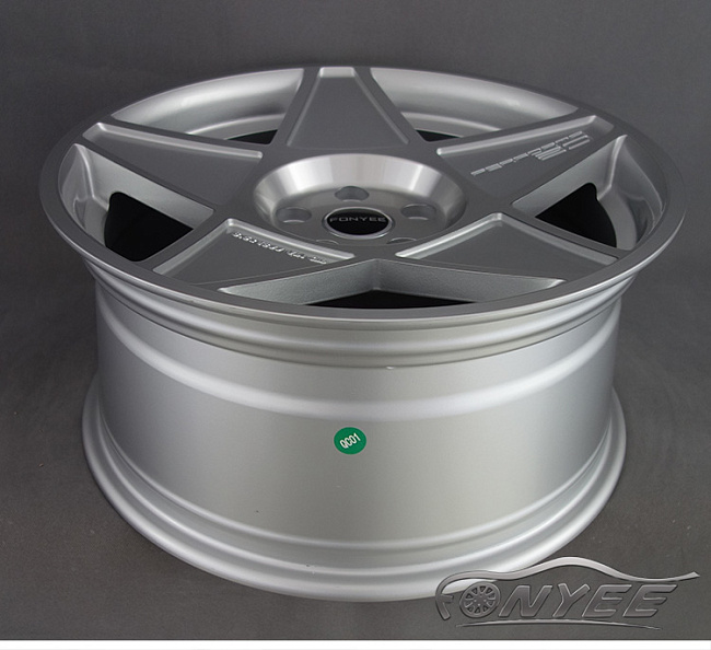картинка Новые диски Performa 20 R18 J8,5 ET+35 5x120 серебро магазин  StreetTuning 