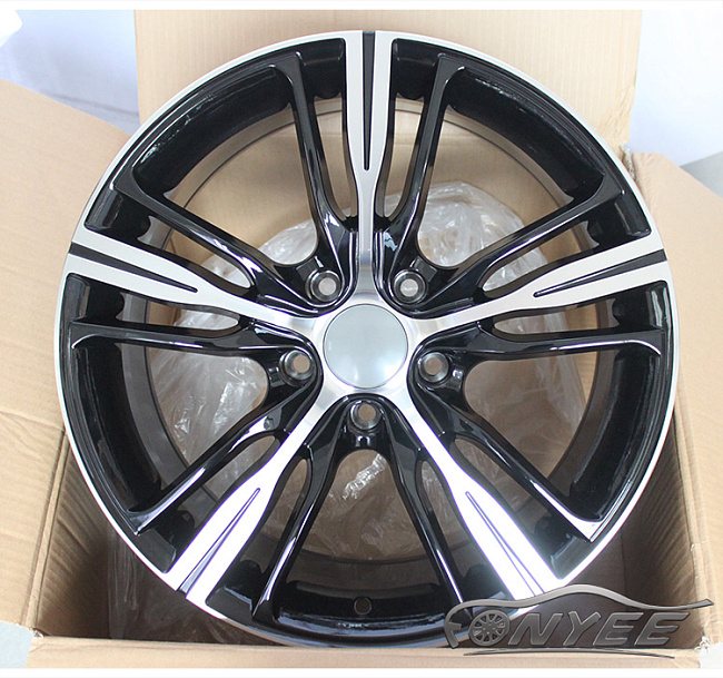 картинка Новые диски BMW Series 660 R17 5x120 ET35 J8 Черный глянец + серебро магазин  StreetTuning 