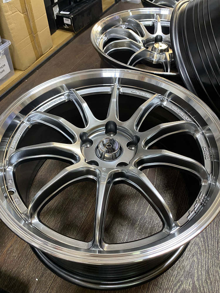 картинка Новые диски RAYS R18 J8.5 ET33 5X114.3, Hyper Black от магазина  StreetTuning