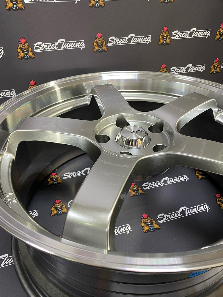 картинка Новые диски Advan GT Flow Forming R19 J8.5 ET35 5x114.3 Hyper Black от магазина  StreetTuning