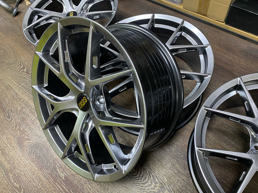картинка Диски BBS FL-R Replika R18 J8 ET35 5X112 Hyper Black от магазина  StreetTuning
