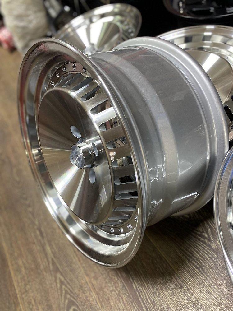 картинка Новые диски Stuttgart ST4 R15 J8 ET25 4X100 серебро от магазина  StreetTuning