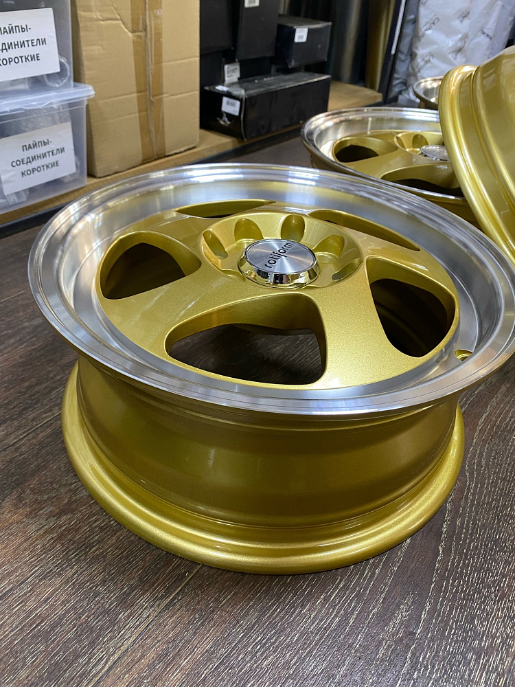 картинка Новые диски Rotifrom R14 J5,5 ET28 4x100/4x114.3 , золото + полировка от магазина  StreetTuning