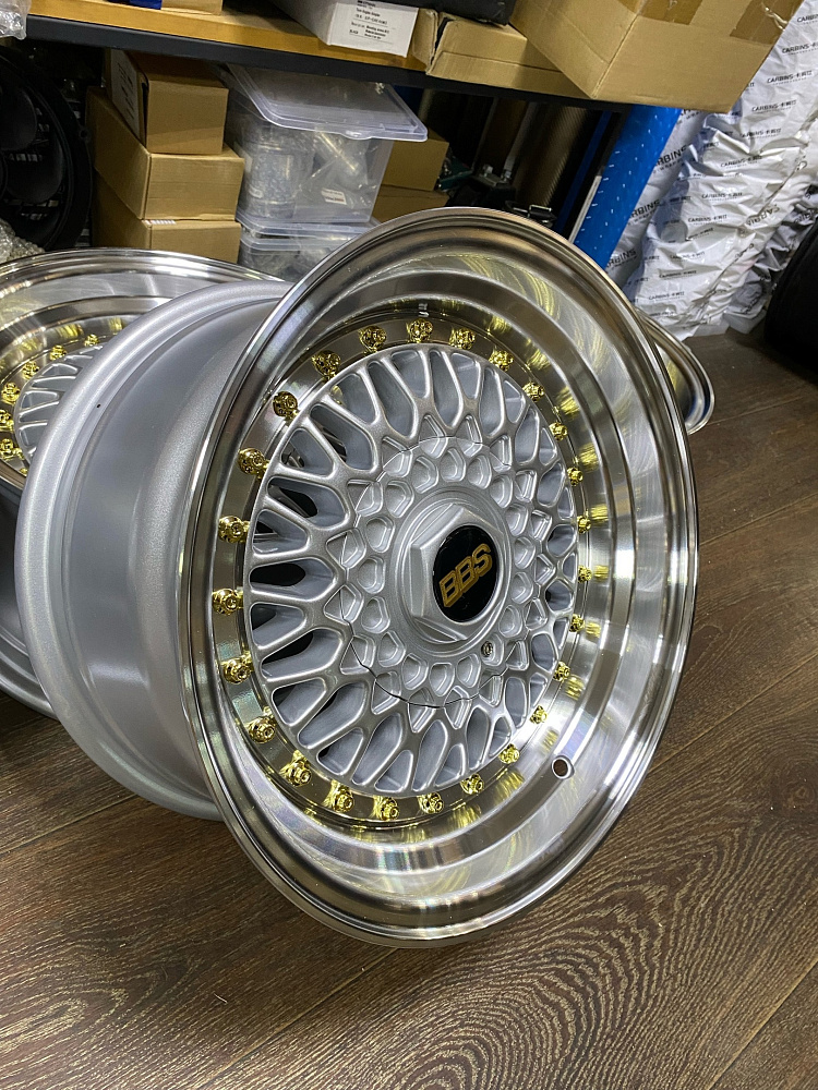 картинка Новые диски BBS RS R15 J8 ET20 4x100/114.3 серебро от магазина  StreetTuning